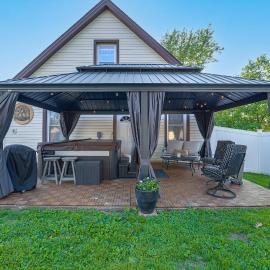 Antonia में, होटल Missouri Wine Country Retreat w/ Hot Tub & BBQ