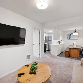Seatac Lake Cottage A2, hotel u gradu Sitak