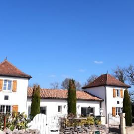 La bâtisse a deux tours, hotel in Lalbenque