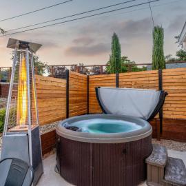 Cottage on Micro Resort, Hot tub close to Downtown, hotel a Paso Robles
