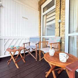 Modern 2 Bedroom Sea View Apartment, Minnis Bay