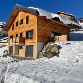 Chalet cosy avec vue montagne proche La Clusaz & Le Grand-Bornand, hotel in Saint-Jean-de-Sixt