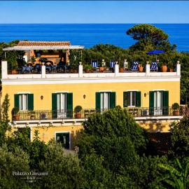 Palazzo Giovanni bed and breakfast, готель у місті Ачиреале