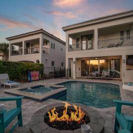 Villa with heated pool & theater Reunion Resort