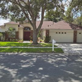Accessible-Friendly Pool Retreat Extended Stay Welcome, hotel i Valrico