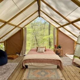 Climber's Cove - A Canvas Cabin in Red River Gorge, hotel en Stanton
