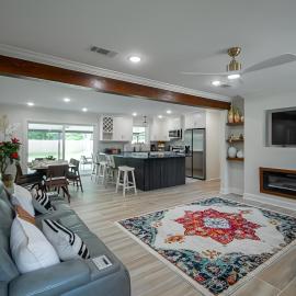 The Peaceful House -Spacious NEW Home near I-12, hotel a Baton Rouge