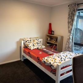 Tranquil Retreat, Cozy Single Room with Private Facilities in Halswell
