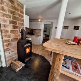 Ruhiges Apartment im Pielachtal für Einzel bis Gruppen im Naturerholungsgebiet, хотел в Mainburg