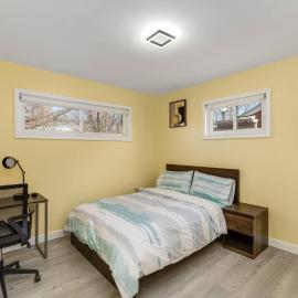 Gn2 - Bright & Serene Private Room & Fast Wi-Fi, Free Parking, hotel in Beech