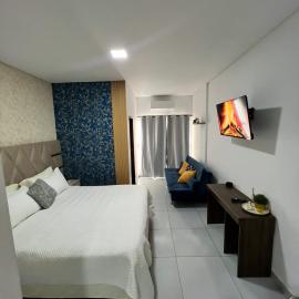 Céntrico Departamento condominio Boulevard con piscina, hotel a Trinidad
