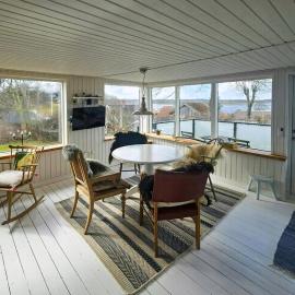 Cozy Cottage With Fjord View In Hjarbæk, hotel em Løgstrup