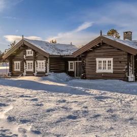 Timber Cabin With Hot Tub And Ski Runs In Veggli, hotell i Veggli