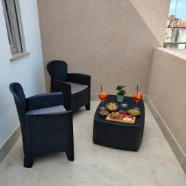Apartment Glam House Van Gogh, hotelli kohteessa Bauso