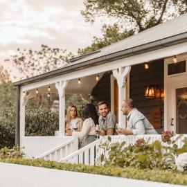 'Blooms At Berry' - Luxury in the Heart of Berry, hotelli kohteessa Berry