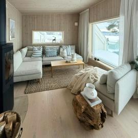 Modern Cabin With Panoramic Views Near Kragerø, Hotel in Stabbestad