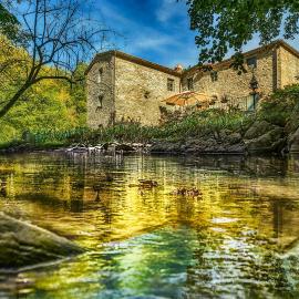 1800S Stone House With Hot Tub And River Access