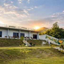 ธารา-คีรี -Tara-Kheree Sky Camp Baankha, ξενοδοχείο σε Ban Kha