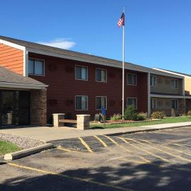 AmericInn by Wyndham Forest Lake, hotel di Forest Lake