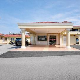Bangi Lanai Hotel, hotel v mestu Bangi