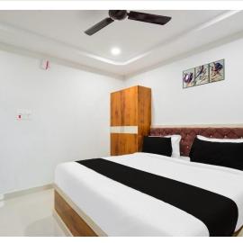 Sunrise Group Of HOTELS, hôtel à Suryapet