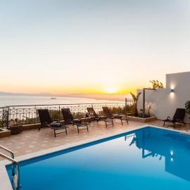 Aigli Luxury Villa - Panoramic Seaview Retreat, hotel in Verga Kalamata