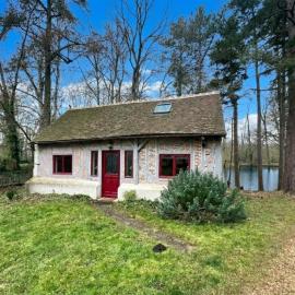 Refuge au bord de l'étang dans un site historique, hotel a Senonches