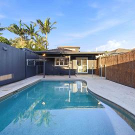Mascot 4BR with Private Pool close to Airport