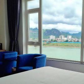 Khách sạn APPLAZA, hotel a Hòa Bình