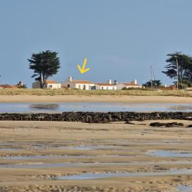 Villa Saphir, accès direct port et plage, hotel v destinácii LʼÉpine