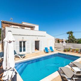 Casa Miramar, hotel u gradu Llombarts