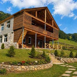 Guest house River side, ξενοδοχείο σε Adishi