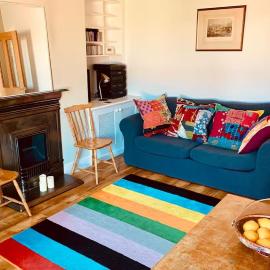Bright 2-Bed Apartment with office in Newcastle