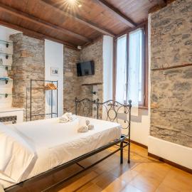 Historic Borgo Lake Como Campidoglio 5, hotelli kohteessa Lenno