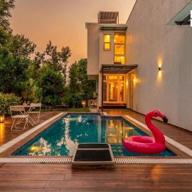 StayVista at Villa Mandimane with Bonfire & Pool, hotelli kohteessa Mudigere
