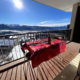 T3 hypercenter with fireplace, mountain view