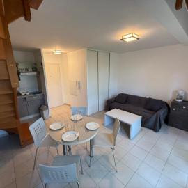 Duplex Kedge Talence, отель в Талансе