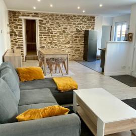maison 6 personnes terrasse et parking proche plage, Hotel in Concarneau