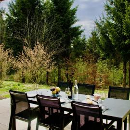 Nature Lake Village – Villa Greenly n°21 – 4 personnes avec jacuzzi, hotell i Bullange