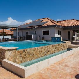 4BR Villa Private Pool 15 Minutes from Eagle Beach