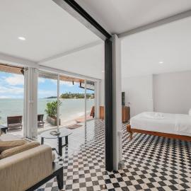 Charming Private Guest Room in Maret Thailand, hotel en Ban Thung