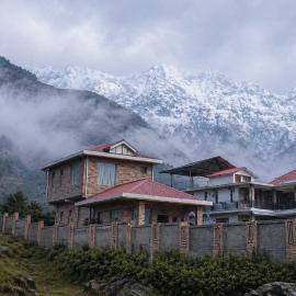 Casa Ramona Luxury Villa With Hot Tub Near Dharamshala Palampur, hotel in Pathyar
