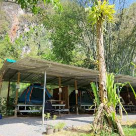 Khaosok Mysterious Restaurant and Camp ร้านลึกลับริมคลอง, hotel in Khao Sok National Park