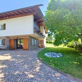 Villa ai noci, hotel a Carano