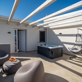 Luxury SPA Villa Cefalù, hotel in Campofelice di Roccella