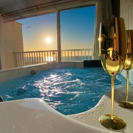 L'Instant suspendu SPA privatif face à la Mer, hotel a Port-la-Nouvelle