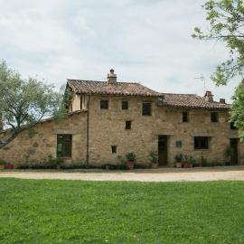 Fantastic house in the middle of the countryside, hotel in Madrigal de la Vera