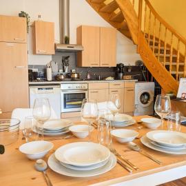 Urlaubsmagie - Maisonette-Wohnung Wanderfalke - Saisonaler Pool, hotel en Lichtenhain