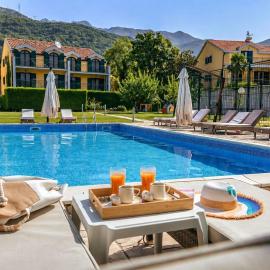 Villa Deluxe for 8 with Large Pool & Terrace