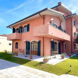 Villa Silvana, hotel a Querceta